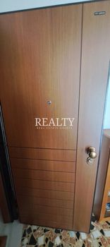 Showroom 87sqm for rent-Center