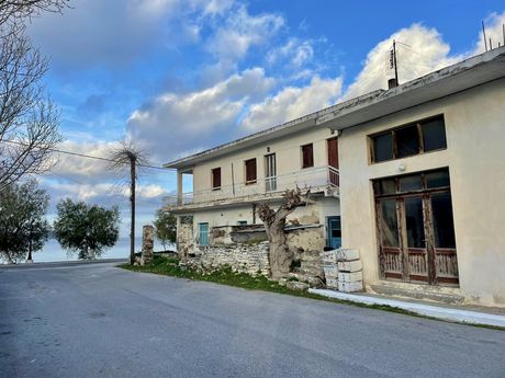 Κτίριο 230τ.μ. για πώληση-Μαρμάρι