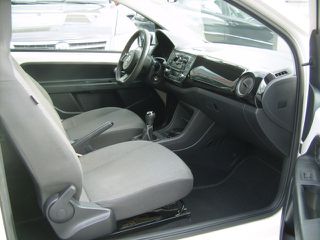 Volkswagen Up 2012-thumb-6