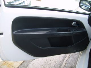 Volkswagen Up 2012-thumb-17