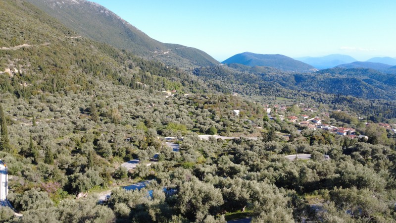 Αγροτεμάχια 1.865 τ.μ. προς πώληση, Ελλόμενο