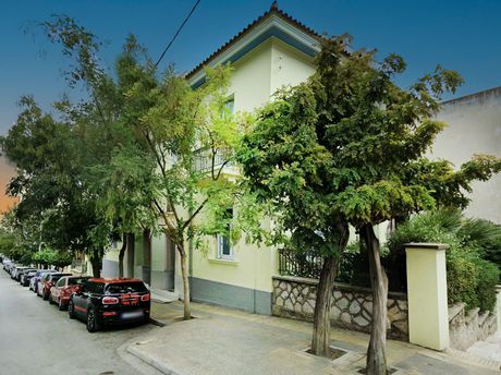 Maisonette 270sqm for rent-Mets - Kalimarmaro