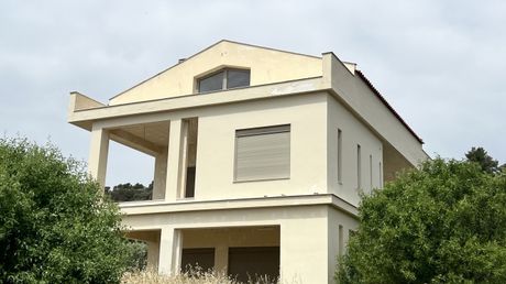 Villa 280sqm for sale-Eretria » Center