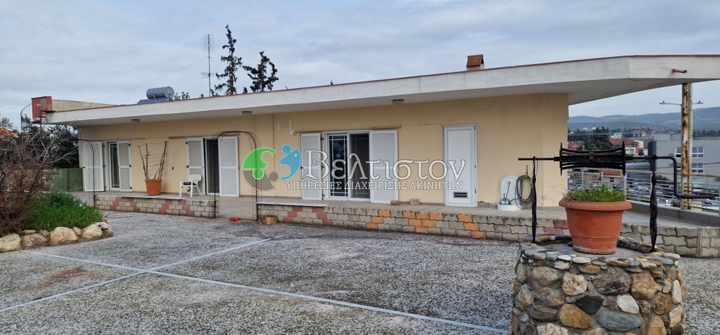Επιχειρηματικό κτίριο 2.150 τ.μ. πρός πώληση, Θεσσαλονίκη - Περιφ/Κοί Δήμοι, Ωραιόκαστρο