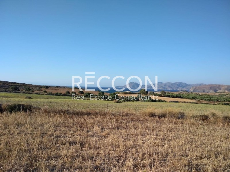 Αγροτεμάχια 22.000 τ.μ. πρός πώληση, Κυκλάδες, Μήλος