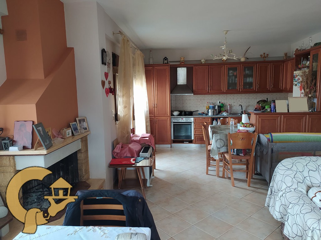 Κτίριο 330 τ.μ. πρός πώληση, Ν. Ιωαννίνων, Ανατολή