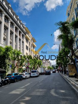 Store 38,5sqm for sale-Center