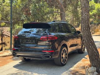 Porsche Cayenne 2016-thumb-9