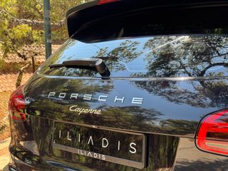 Porsche Cayenne 2016-thumb-4
