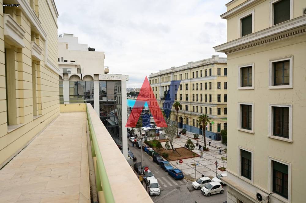 Office 390 sqm for rent, Piraeus, Port