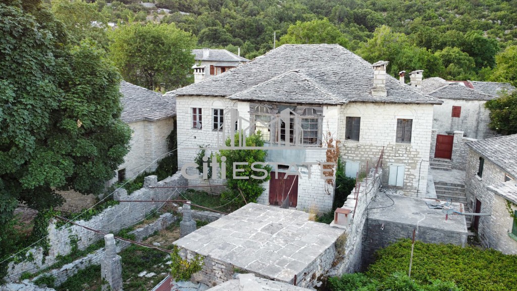 Μονοκατοικία 375 τ.μ. προς πώληση, Μονοδένδρι Κεντρικού Ζαγορίου