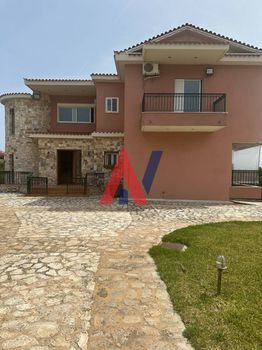 Apartment complex 580sqm for sale-Center