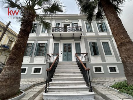 Επιχειρηματικό κτίριο 680τ.μ. για πώληση-Φάληρο