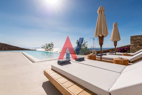 Villa 520sqm for sale-Mykonos » Main Town - Chora