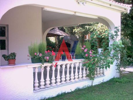 Ξενοδοχείο 400 τ.μ. προς πώληση