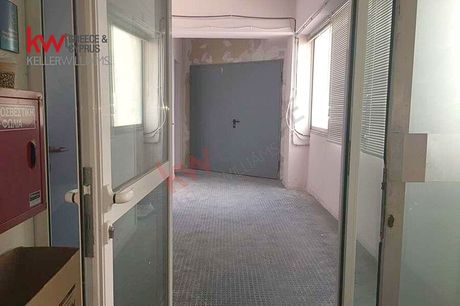 Office 240sqm for rent-Kentro