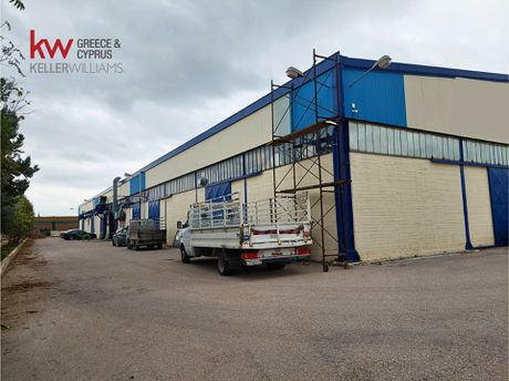 Business bulding 2.000sqm for rent-Mandra