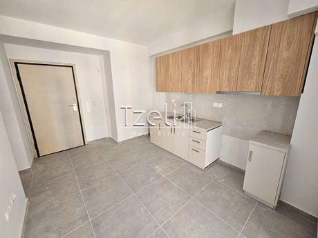 Studio 35sqm for rent-Patra » Agia Sofia