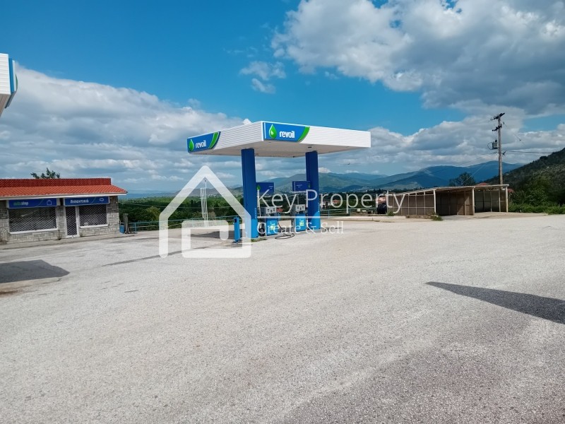Κατάστημα 2.000 τ.μ. πρός πώληση, Ν. Καστοριάς, Ιών Δραγούμης