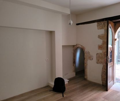 Store 32sqm for rent-Chania