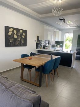 Apartment 130sqm for rent-Therisos