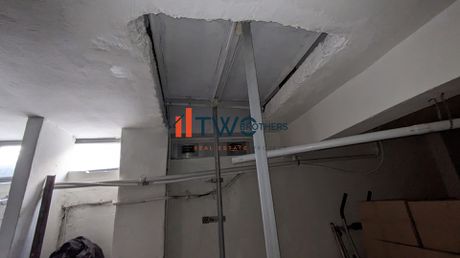 Building 370sqm for sale-Sepolia - Skouze