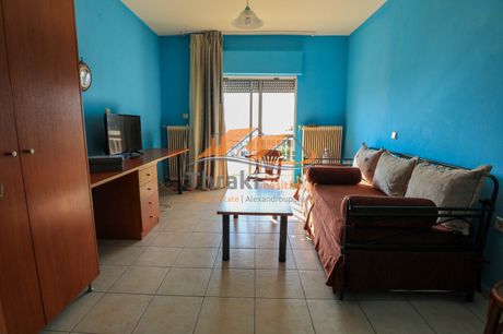 Building 513sqm for sale-Feres » Center