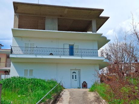Detached home 435 sqm for sale