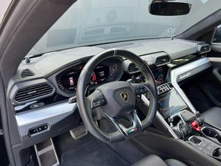 Lamborghini Urus 2022-thumb-6