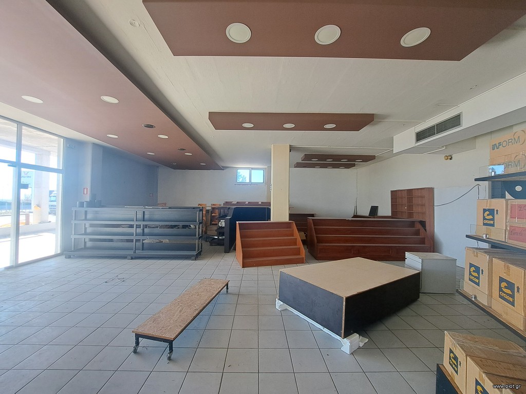 Business bulding 520 sqm for rent, Phthiotis, Stilida