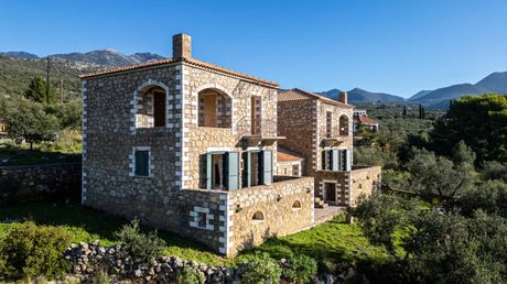 Συγκρότημα διαμερισμάτων 262 τ.μ. για πώληση