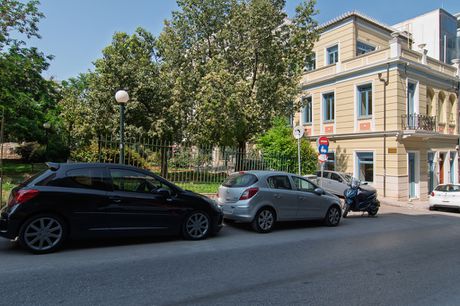 Business bulding 443sqm for sale-Terpsithea