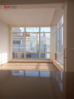 Office 56,3sqm for rent-Kentro