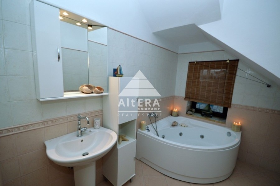 Detached home 395 sqm for rent, Argosaronikos Islands, Aegina