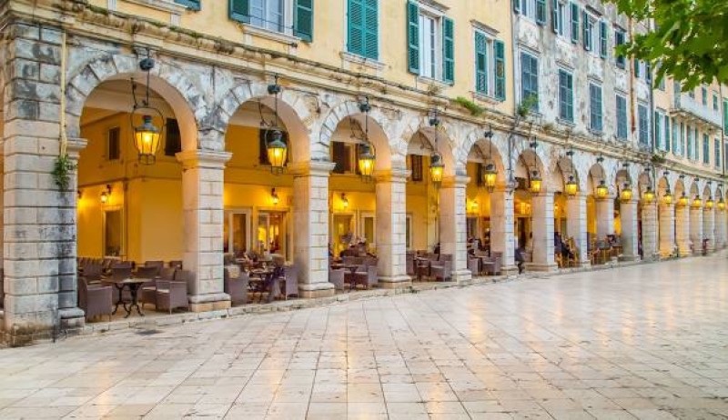 Επιχειρηματικό κτίριο 1.400 τ.μ. προς πώληση, Χώρα Κέρκυρας