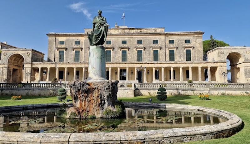 Επιχειρηματικό κτίριο 1.400 τ.μ. προς πώληση, Χώρα Κέρκυρας