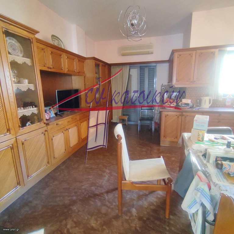 Κτίριο 476 τ.μ. προς πώληση, Νίκαια