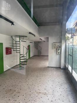 Store 70sqm for rent-Galatsi » Creteka