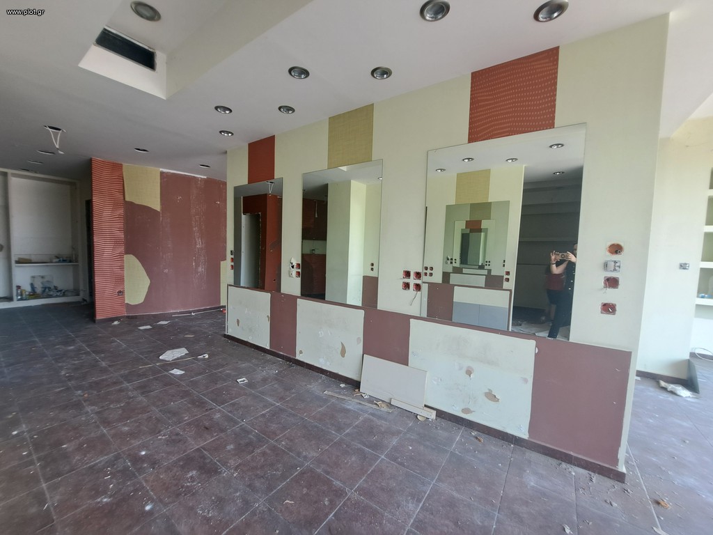 Κατάστημα 141 τ.μ. πρός πώληση, Φθιώτιδας, Λαμία