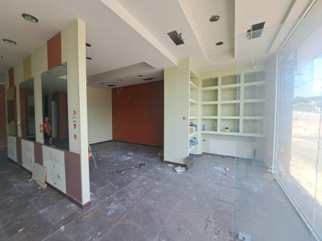 Store 141sqm for sale-Lamia » Center