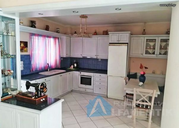 Detached home 200 sqm for sale, Piraeus, Chatzikiriakeio