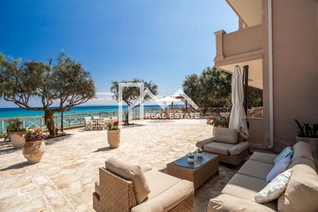 Villa 300sqm for sale-Main Town Area » Akrotiri