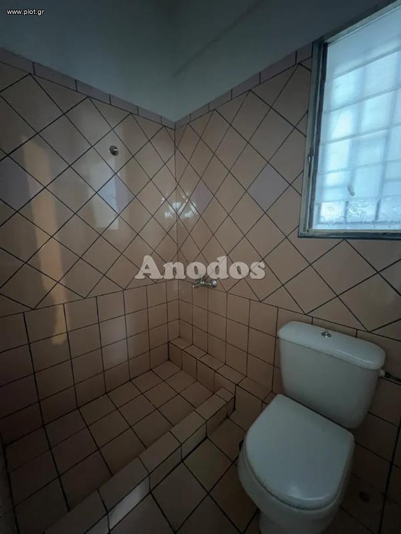 Αποθήκη 215 τ.μ. προς πώληση, Ερυθρός