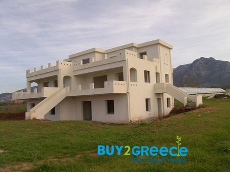 Μεζονέτα 375τ.μ. για πώληση-Κυπαρισσία