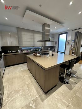 Villa 385sqm for sale-