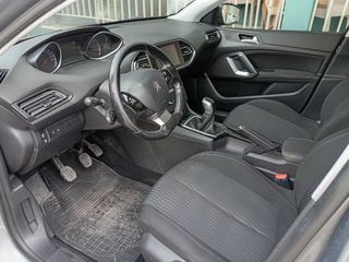 Peugeot 308 2016-thumb-2