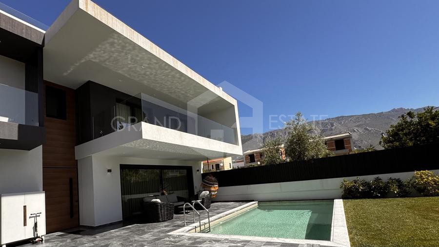 Βίλλα 245 τ.μ. πρός πώληση, Κορινθία, Λουτράκι-Περαχώρα