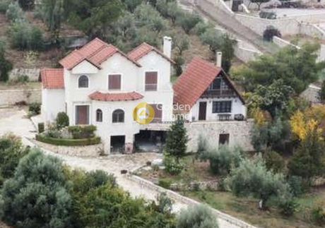Συγκρότημα διαμερισμάτων 380τ.μ. για πώληση-Αυλώνα