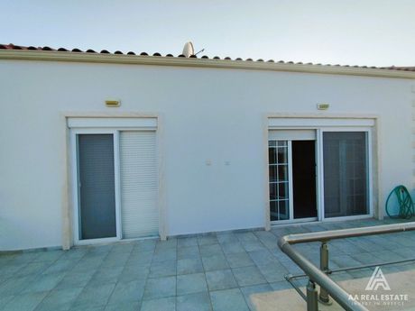 Επιχειρηματικό κτίριο 375τ.μ. για πώληση-Μουδανιά » Νέα ποτίδαια