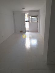 Γραφείο 33 τ.μ. προς ενοικίαση, Hilton-thumb-1